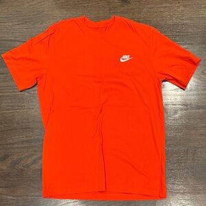 Mens Medium- Nike tee